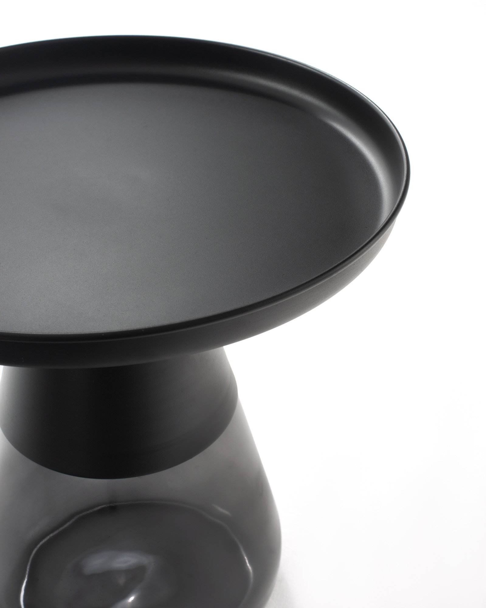 AMBER BLACK Table Thumbnail